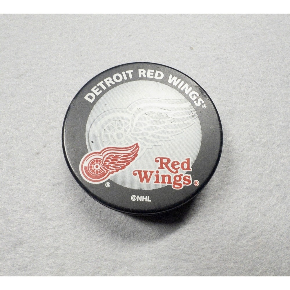 Inglasco‎ NHL Official Detroit Red Wings Hockey Puck